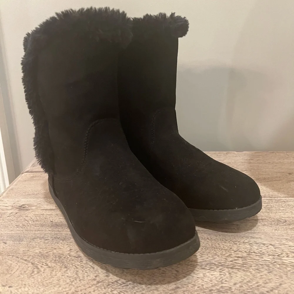 Cat & Jack Faux Shearling Boots size 5(youth)